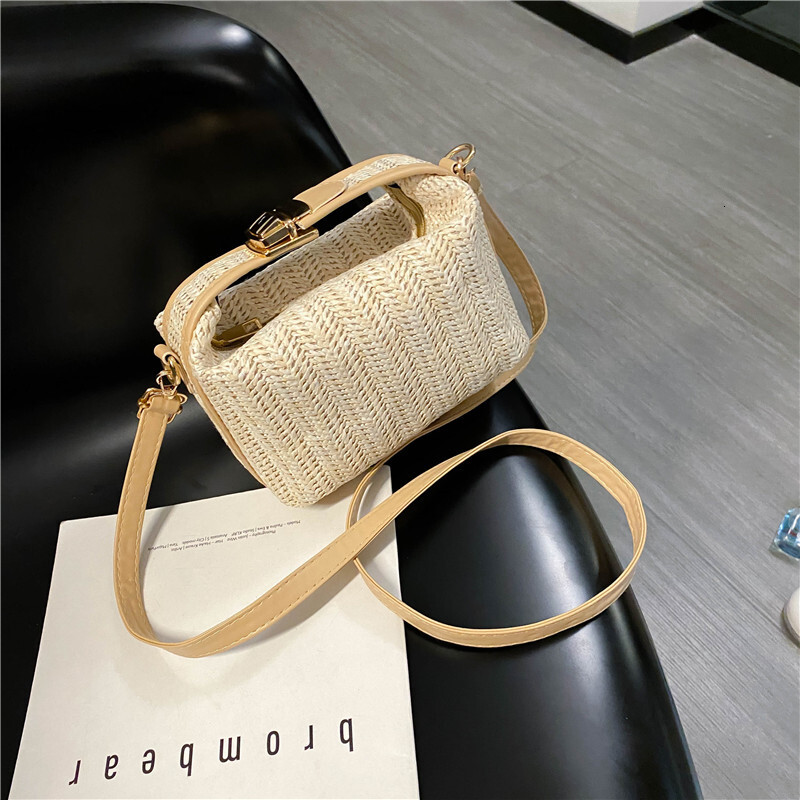 Top quality Brand High Quality New Style Small Bag Women's Bag New Fashion Woven Handbag Crossbody Shoulder Bag Trendy Beach Straw Bag New Free D