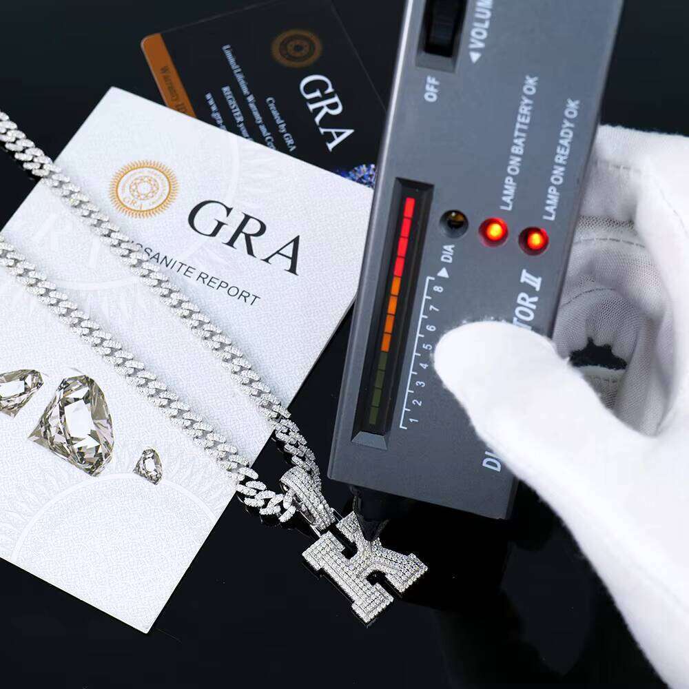 Recommended Men's Hip-Hop Jewelry Pure Sier Ice Out Moissanite Initial K Pendant with Chain