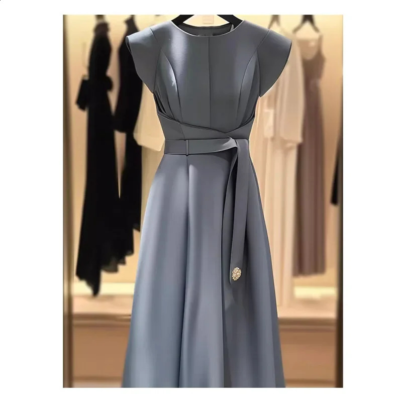 Elegant Grey Fabric Slimming Half Sleeve Dress High End Fashionable Womens Clothing For Summer Arrival 250526
