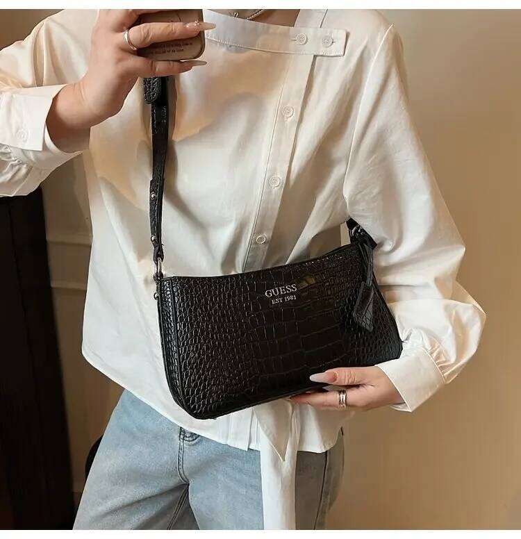 Hot Selling Women's Stylish Underarm Crocodile Pattern Small Square Shoulder Messenger Bag In Solid Color Made Of High Quality Material