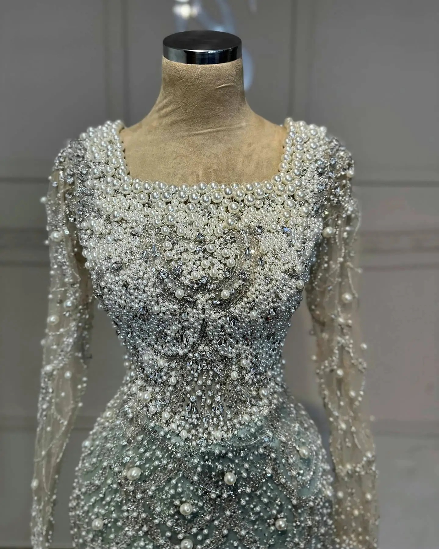Luxurious Evening Dresses For Women Square Neck Long Sleeves Gown Pearls Sequins Crystal Sweep Train Dress Party Customized Dress