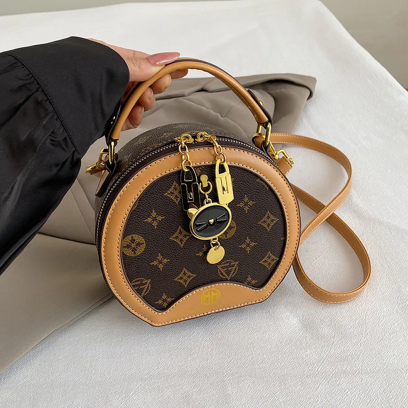 Designer bag Shoulder Bag Luxury Bag Crossbody Purse Designer 2025 Versatile Crossbody Shoulder Bag Stylish Party bag hot sale Yellowish-brown coffee Off-white