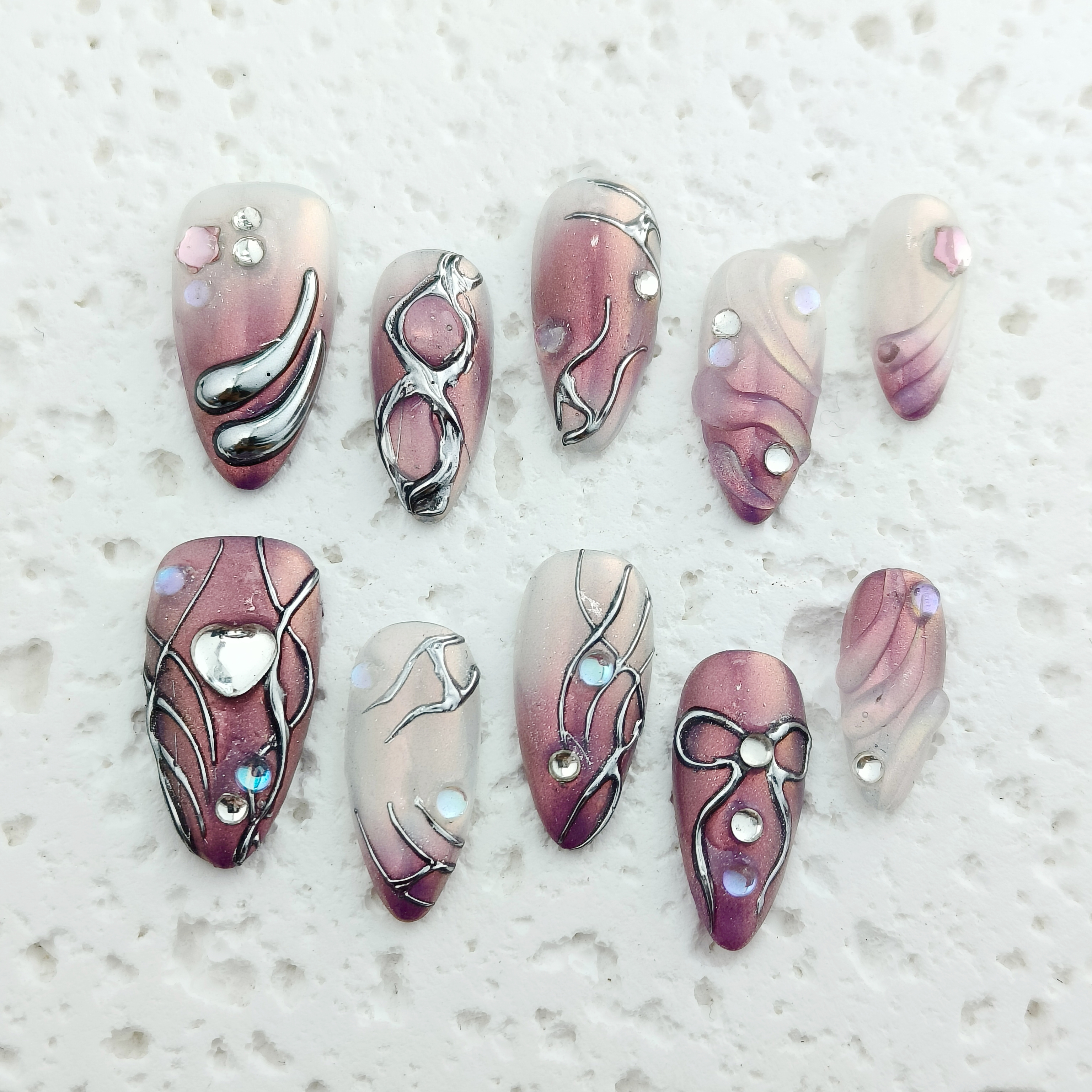 10pcs Y2K Handmade Press-on nails Medium Almond Nails 3D Metal wire Fake nails Bundle Sweet Love Diamond Finished nail stickers Free storage box jelly