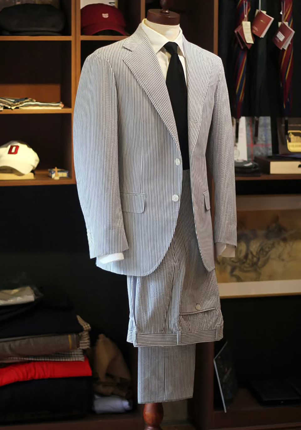Mens Wedding Tuxedos With Peaked Lapel Two Buttons Pinstripe Jacket Pants Casual Tuxedo Plus Size Formal Occasion Customized