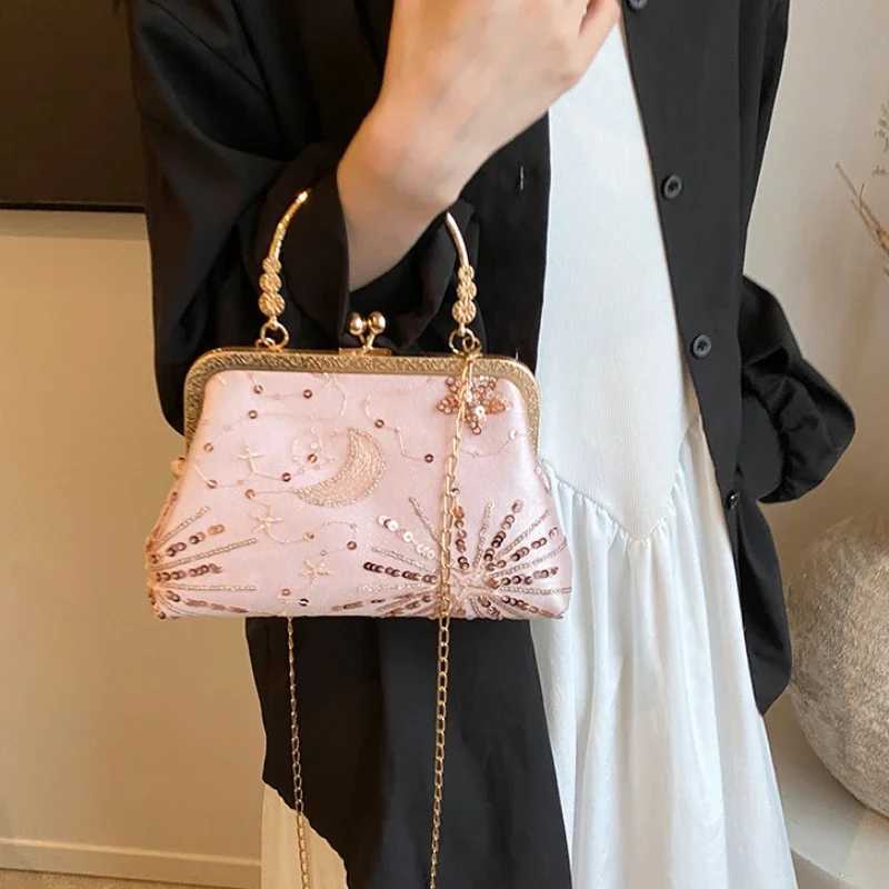 Retro Chain Womens Clip Shoulder Crossbody Bags Elegant Sequins Ladies Evening Clutch Purse Female Dinner Party Small Handbags W250527