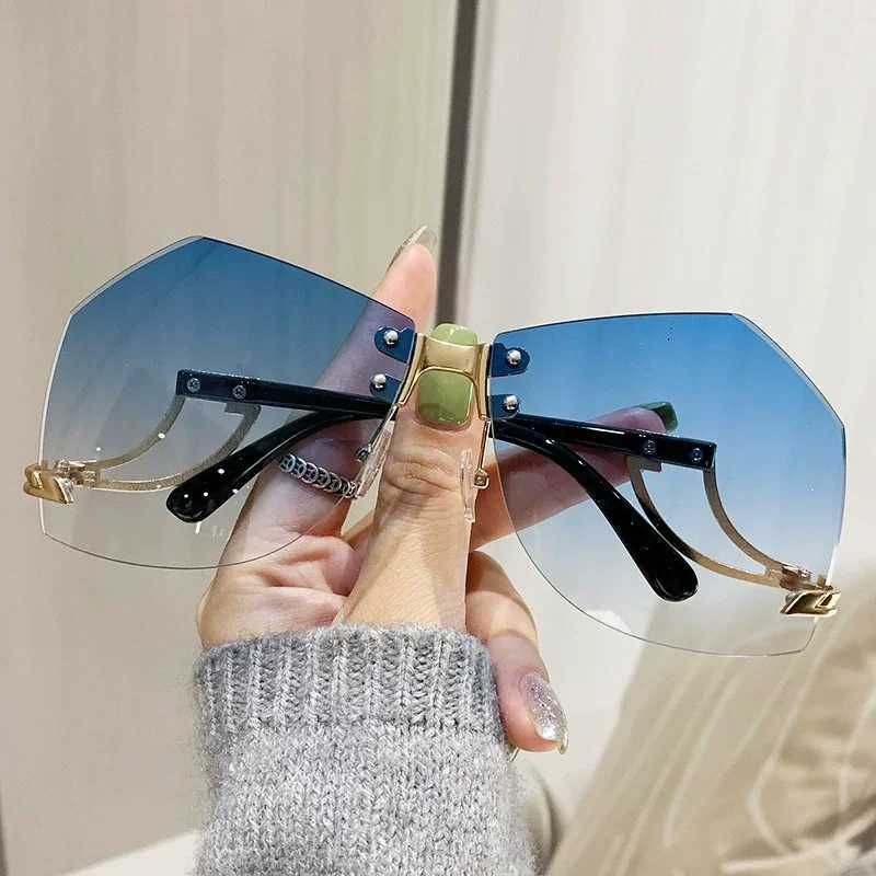2025 New Irregular Rimless Sunglasses Women Brand Designer Alloy Frame Oversize Gradient Sun Glasses Fashion Female Clear Shades Z250527