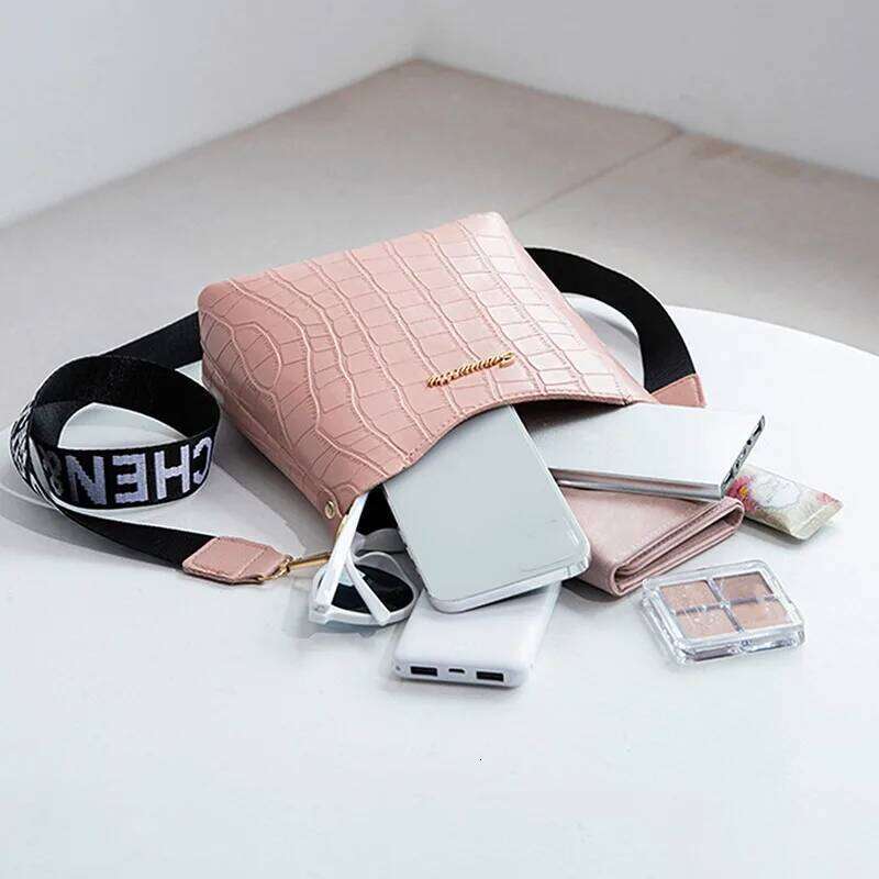 Messenger Bags Crocodile Pu Leather Female Crossbody Shoulder Hand Bags For Women 2022 High Quality Ladies Handbags