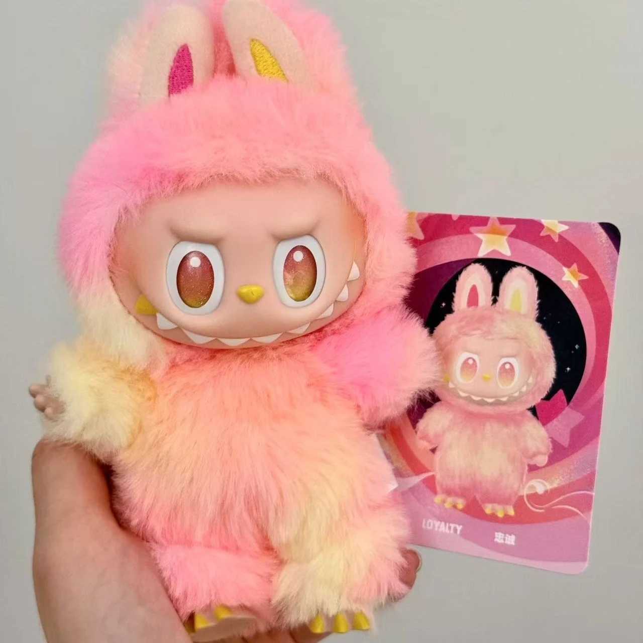 Labubu V3 Blind Box The Monsters Big Into Energy Series Blind Box Vinyl Plush Doll Pendant KeyChain Gradient Color Surprise Gift W250526