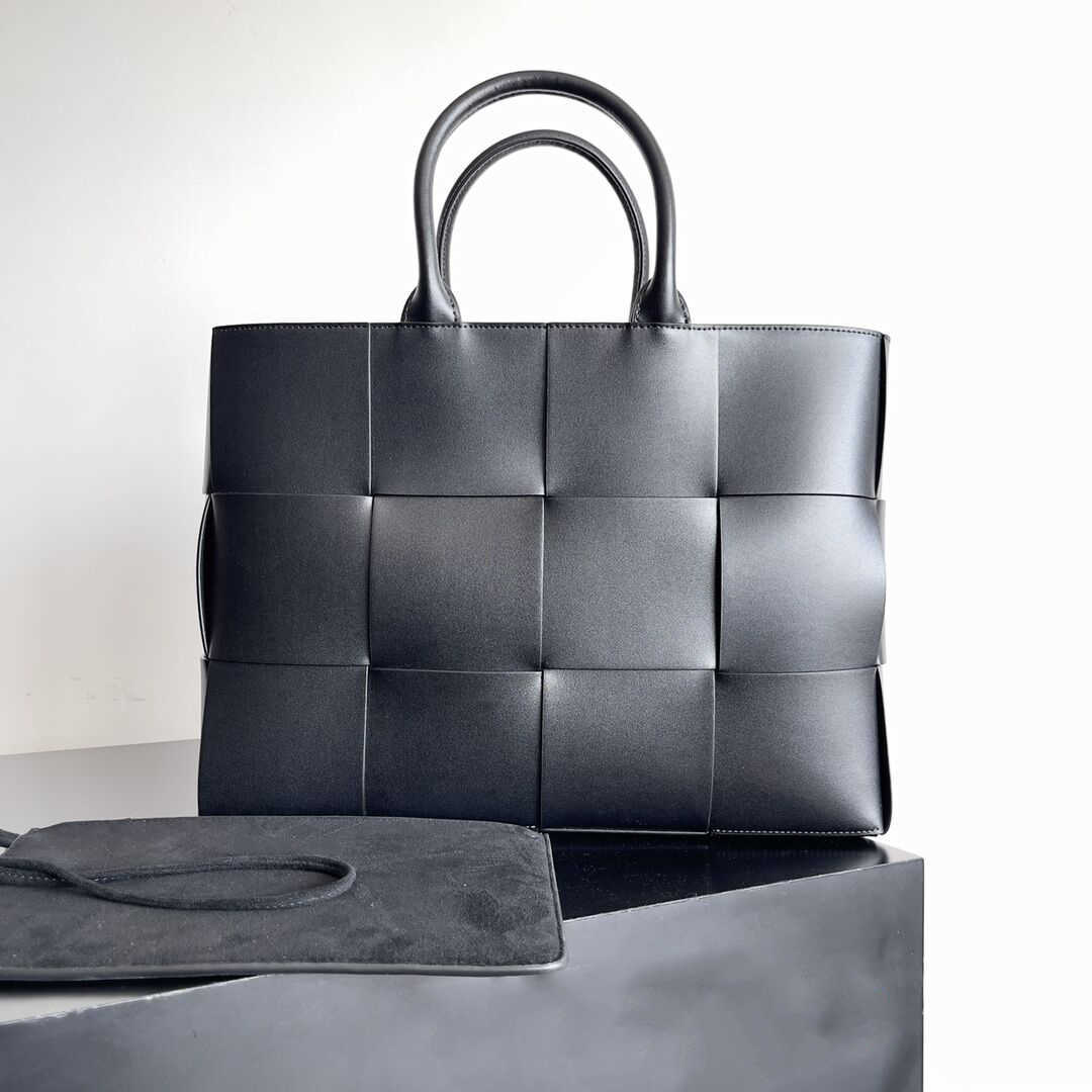 Designer Bag Arco Tote Bags Large Travel Bag 24 New Tote Bag 12 Grid Arco Handbag Cowhide Pure Handwoven Intrecio Tote Handheld Womens Bag Goodsfr7 J83O 74