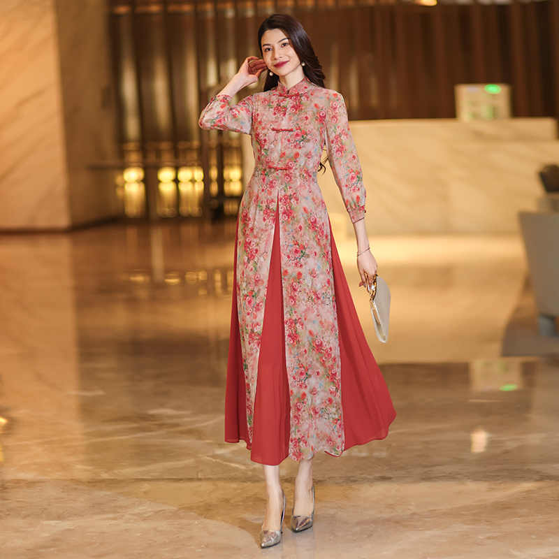 Elegant Traditional Silken-Chiffon Cheongsam Dress with Contemporary Seam-Free Construction