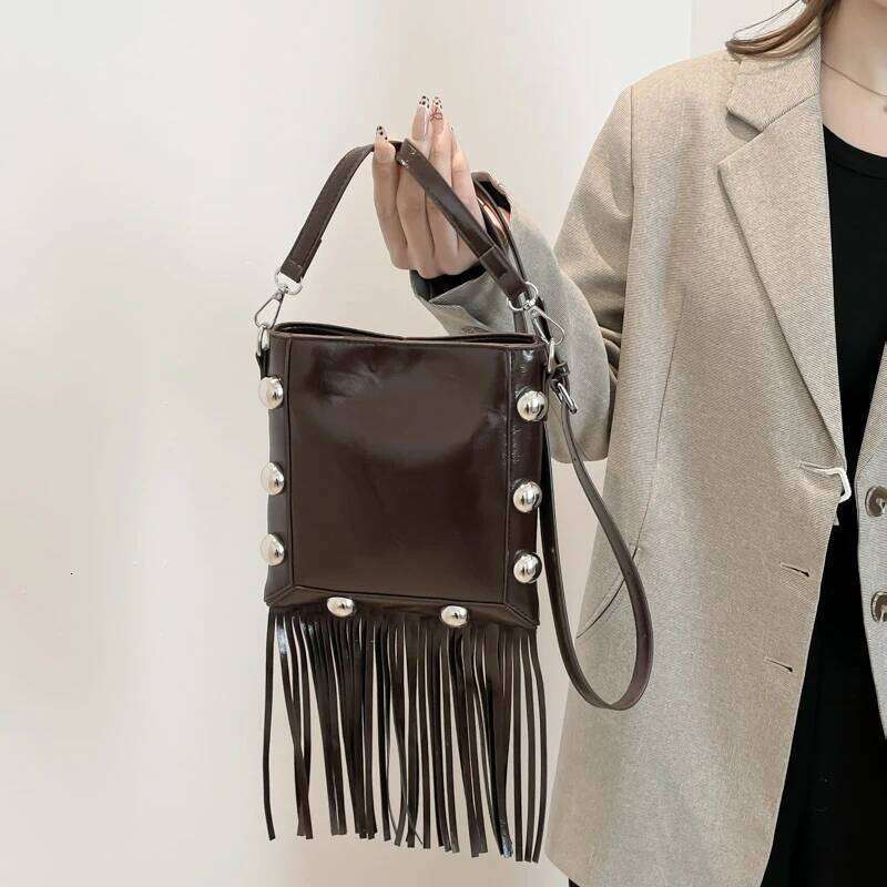 Women's Bags Designer Tassel Hasp Shoulder Solid Color Rivet Top Quality Women's Bags Popular Versatile Portable Phone Purse Crossbody Bag
