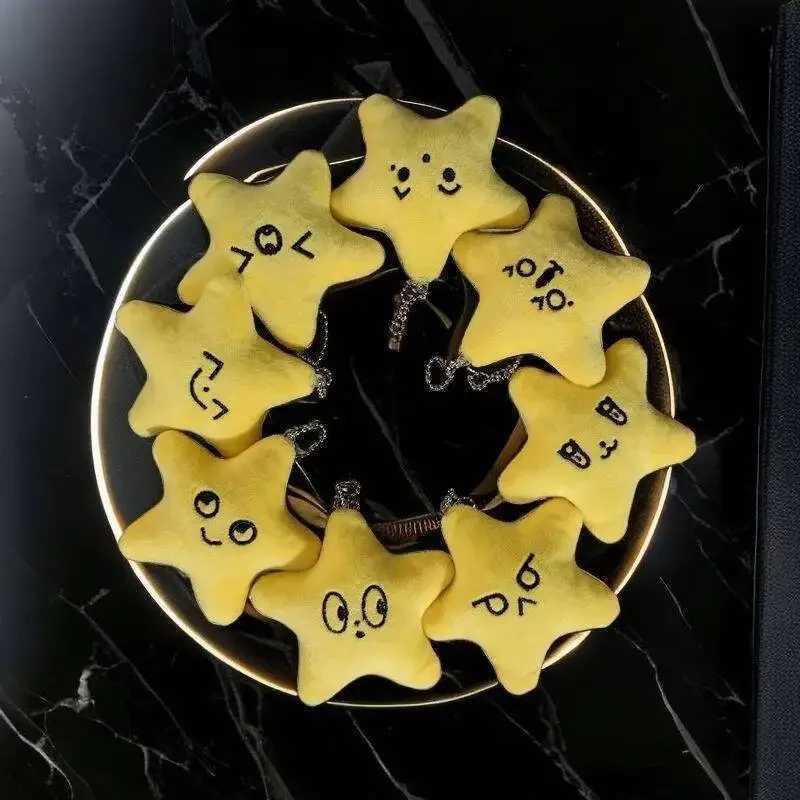 MARK DoYoung HAECHAN TAEYONG Keychain Yellow Pentagonal Heart Expression Keychain Plush Pendant For Fans Star Soundabl W250526