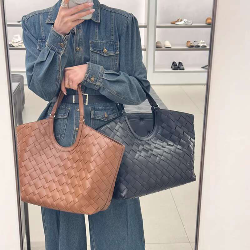 Tote for Women New Woven Niche Fashion High end Handbag Underarm Bag