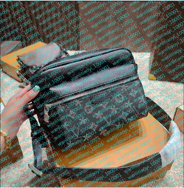 Mens trio outdoor Luxury Designer Bag tote bag chest pack M30830 M69443 Top quality Shoulder Messenger purse crossbody clutch bag handbag Womens Genuine Leather Bag