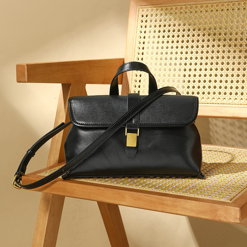 Brand High Quality Style Super popular casual handbag for women in the spring of 2025 new bag single shoulder crossbody commuting bag Free Delivery De