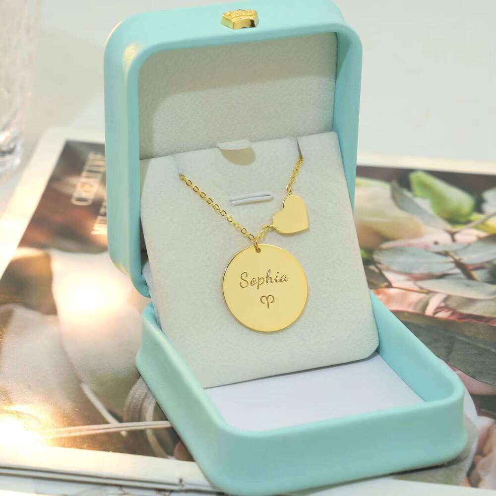 Stainless Steel Necklace Classical Gold Plated Round Pendant With Heart Fashion Chain for Women Wholesale