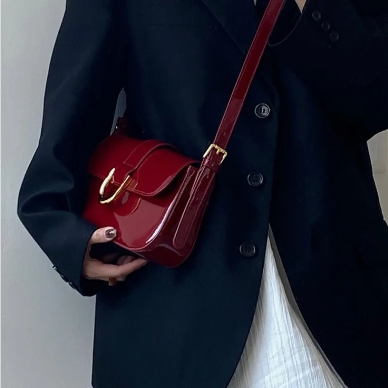 Classic PU Leather Horseshoe Buckle Casual Crossbody Bag Soild Color Small Shoulder Bag with Zipper Closure Women Clutch Purse 250526