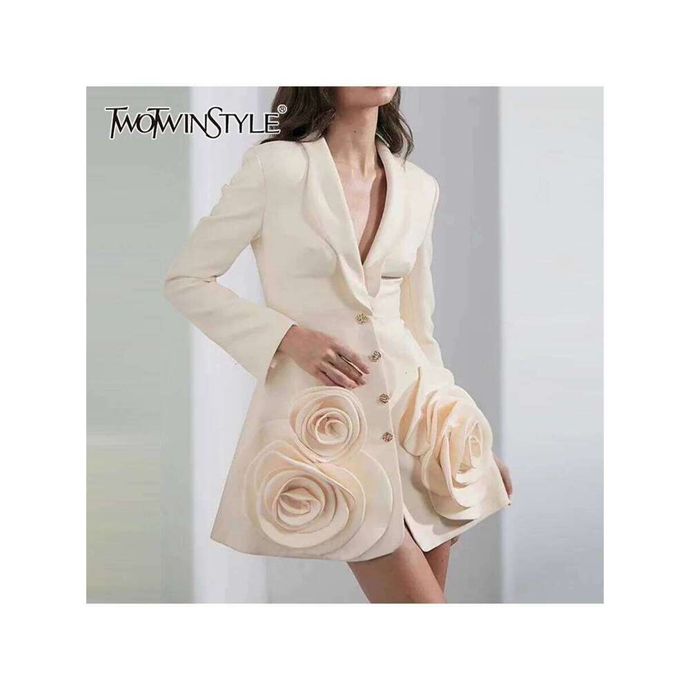 TWOTWINSTYLE Solid Spliced Appliques Slimming Jackets For Women Lapel Long Sleeve Temperament Chic Coat Female Fashion Style New