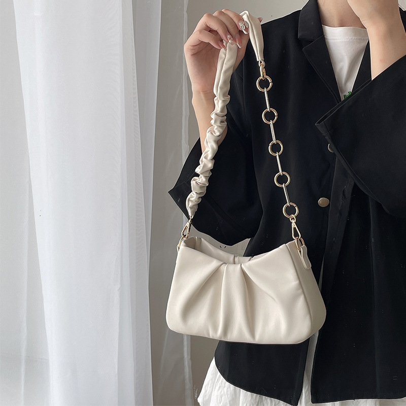 Top quality brand, high-quality new style, free designer bag, Korean style single shoulder women's armpit bag, fashionable chain bag, pleated fre