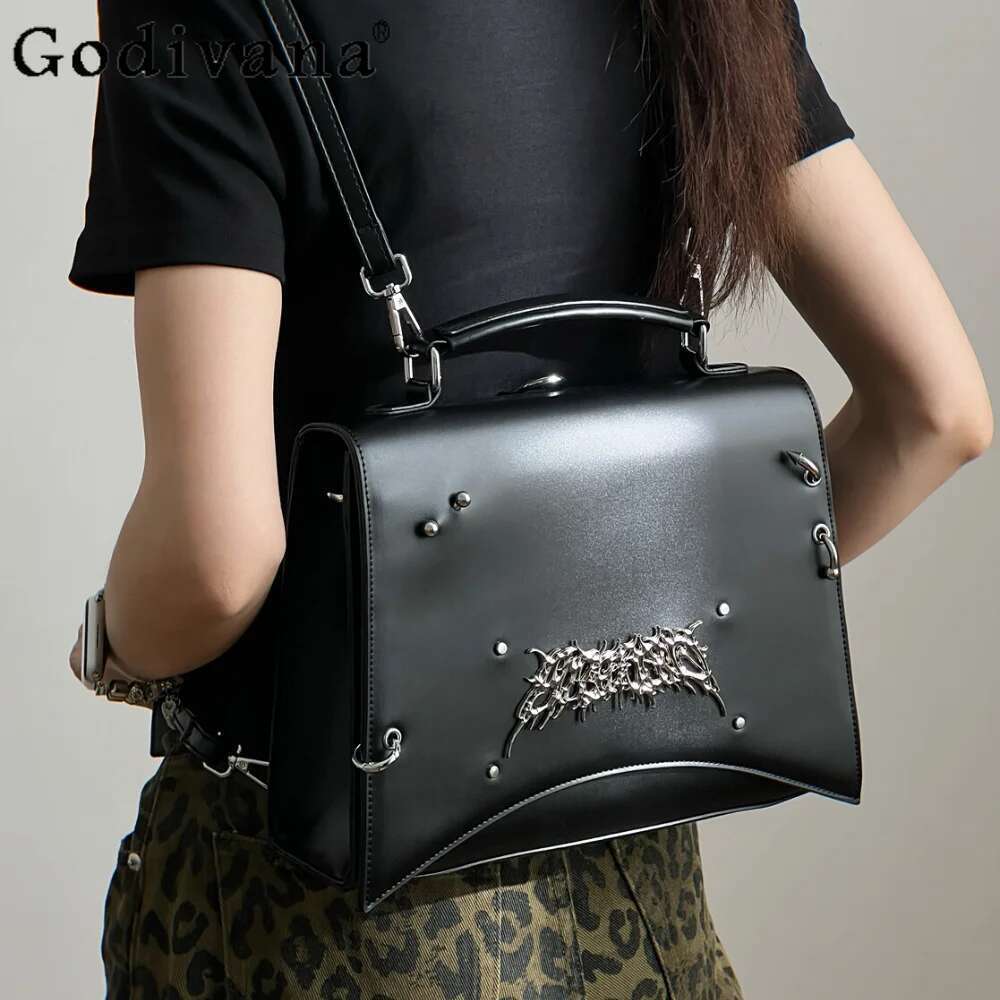 Hot Selling Fashion Hot Girl Student Black Backpacks Casual Waterproof Leather Street Style Schoolbag Commute Shoulder Women's Bag Designer Bags