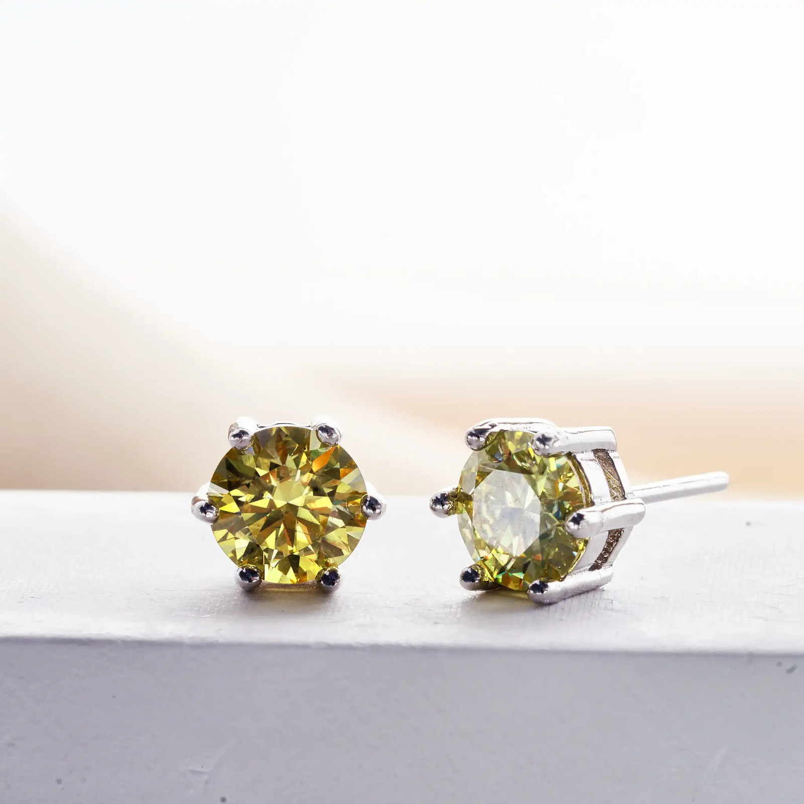1-2 Carat D Color Earrings For Women 925 Sterling Silver Ear Studs Sparkling Lab Diamond Wedding Fine Jewelry 250519