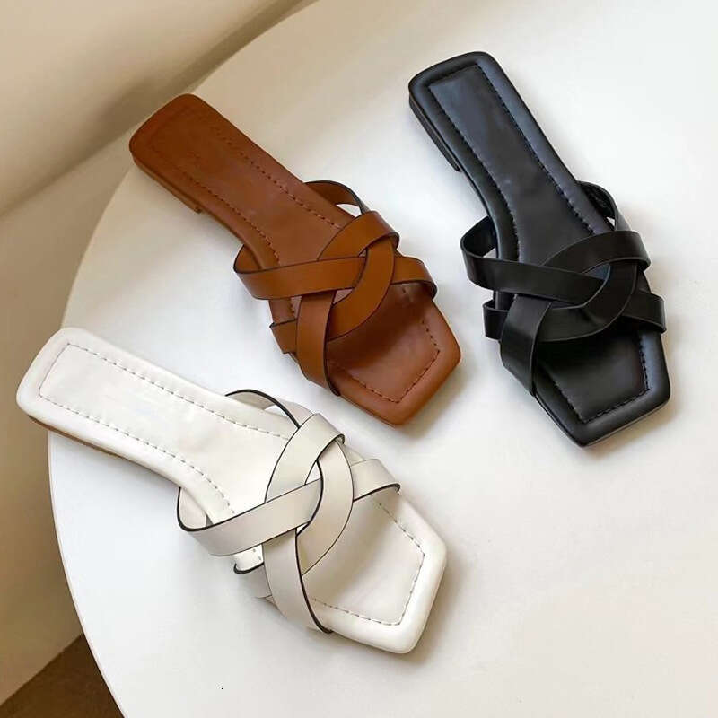 Flat for Women Summer Outdoor 2025 New Fashion Square Toe Soft Sole One-Word Slippers Versatile Genuine Leather Lazy Sandals