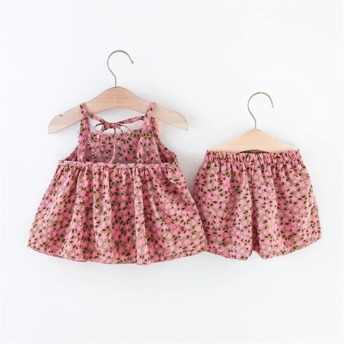 2PcsSetSummer childrens clothing set for girls daisy flower suspender top floral shorts baby twopiece 250527