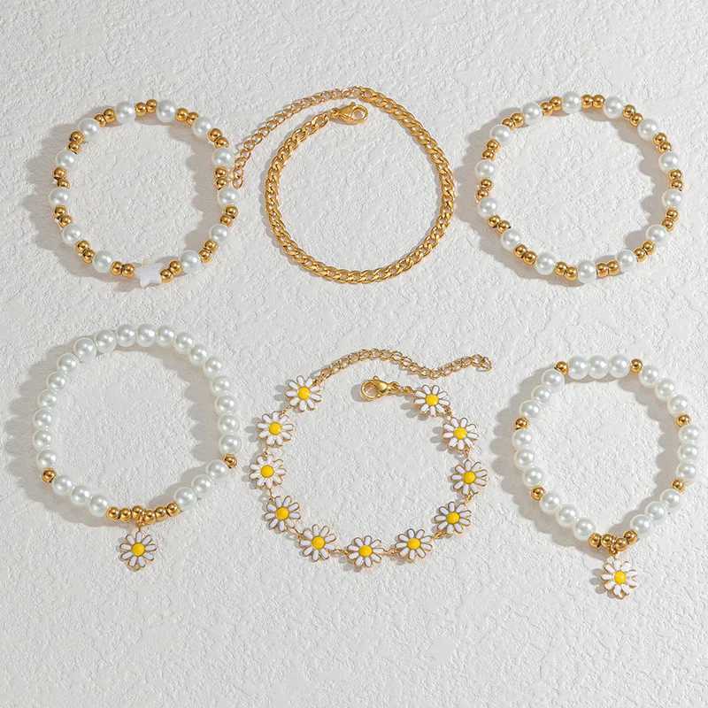 Trendy Fashion Daisy Bracelet Imitation Pearl Gold-Plated Beads For Women Baby Stainless Steel Handmade Bangle Jewelry Gifts W250526