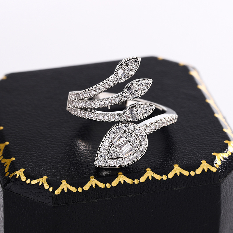 2025 Ins Top Sell Elegant Wedding Rings Luxury Jewelry 10KT White Gold Fill T Princess Cut 5A Cubic Zircon CZ Diamond Gemstones Party Women Leaf Bride