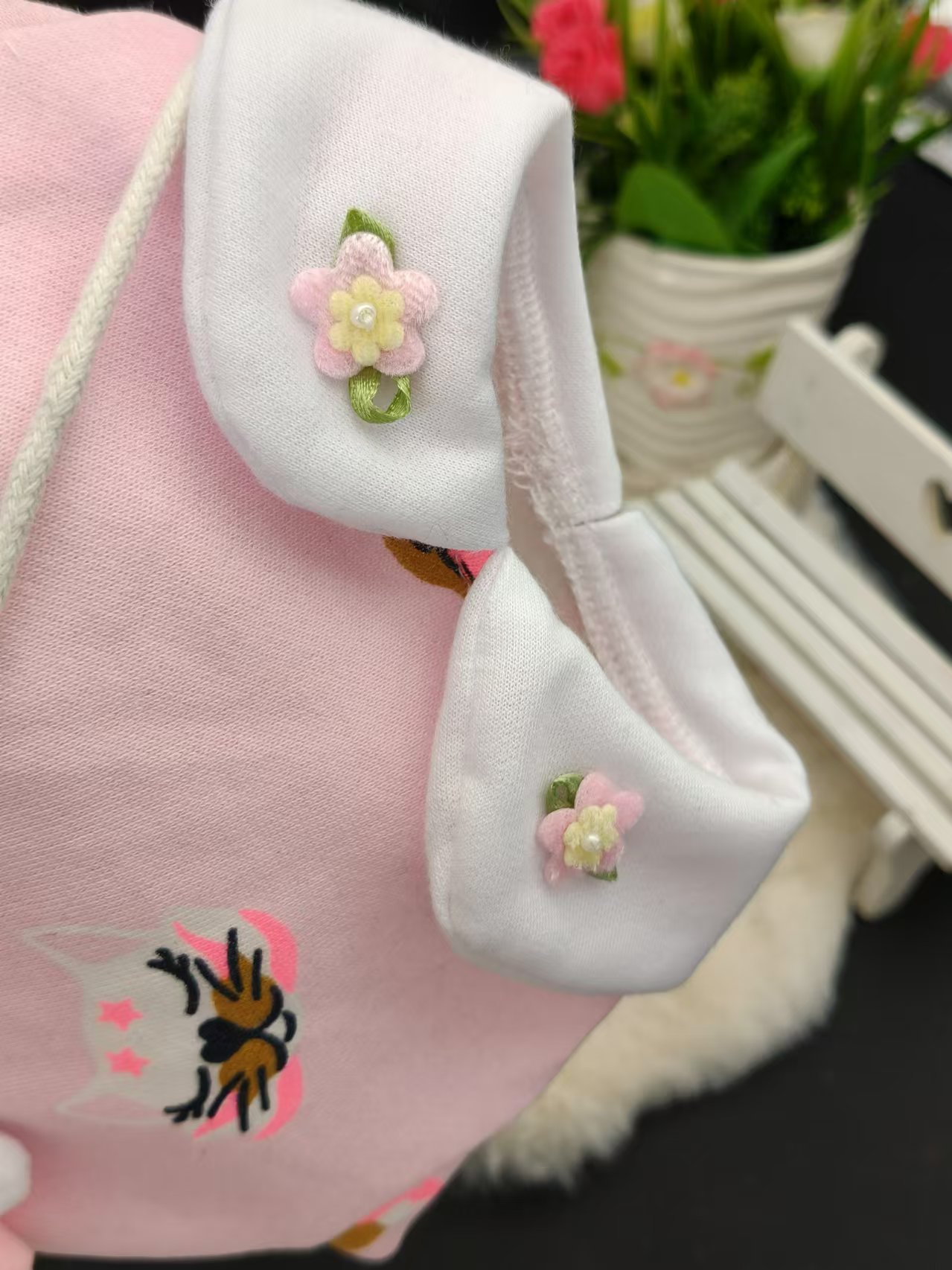 Cat clothes for spring and summer, anti shedding hair, breathable pink, three-dimensional cute cartoon