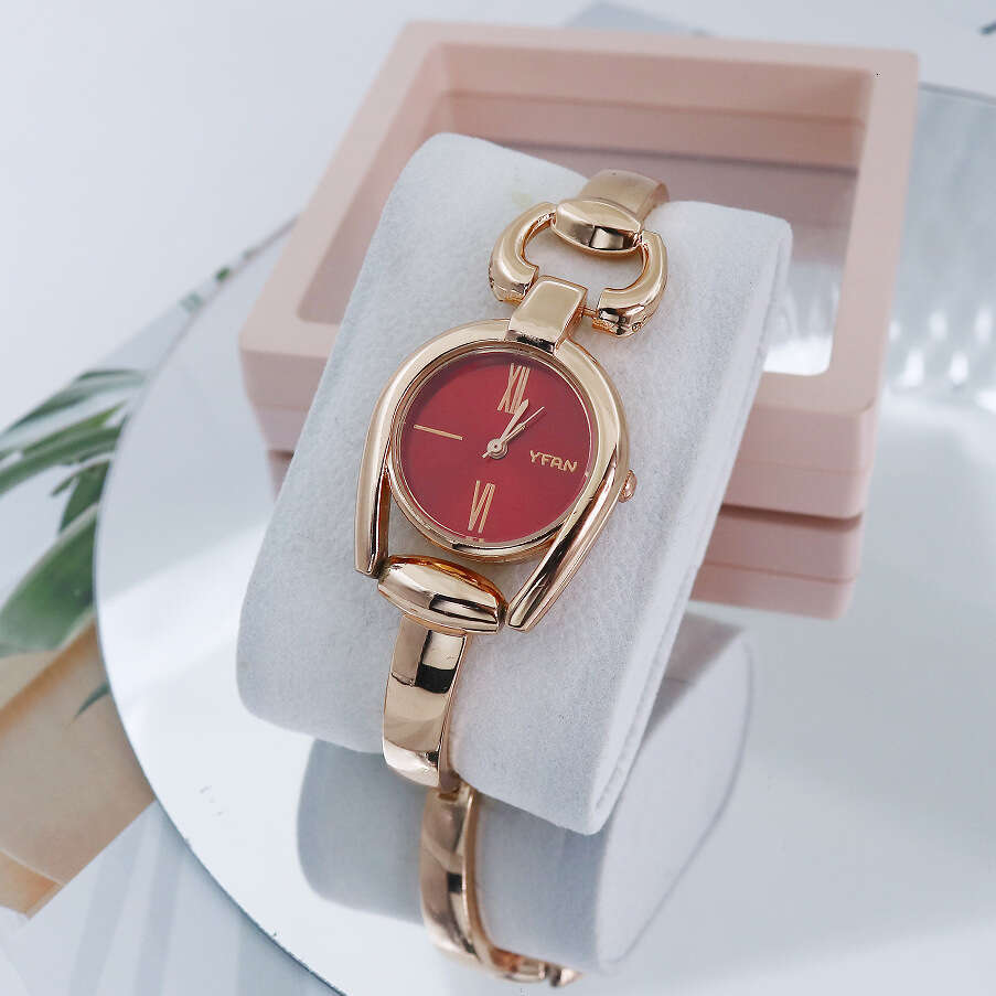 Watches Men Designer Button New Women S Bracelet Casual Fashion Quartz Watch Luxury Watch Lady Decoration Watch Bring A Box