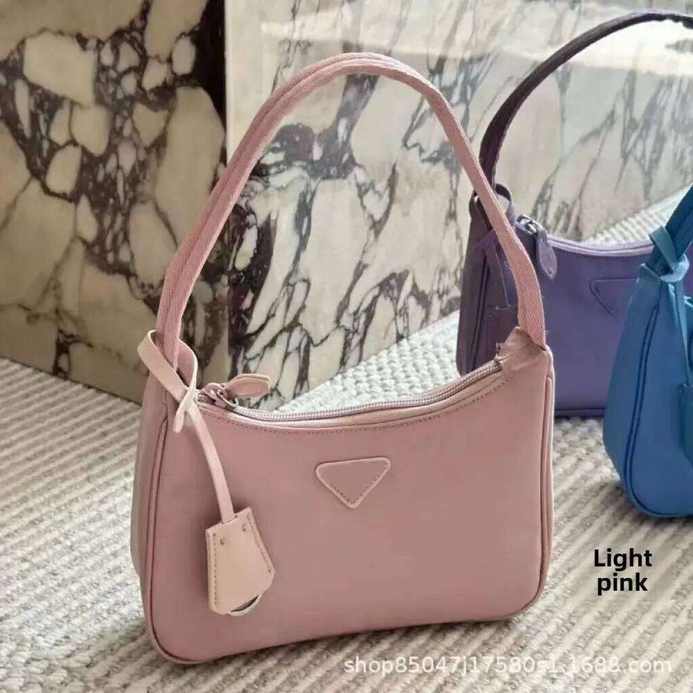 P-Home Vintage Nylon Hobo Underarm French Bread Bag Single Shoulder Soft Women's Handbag Bean Style from China