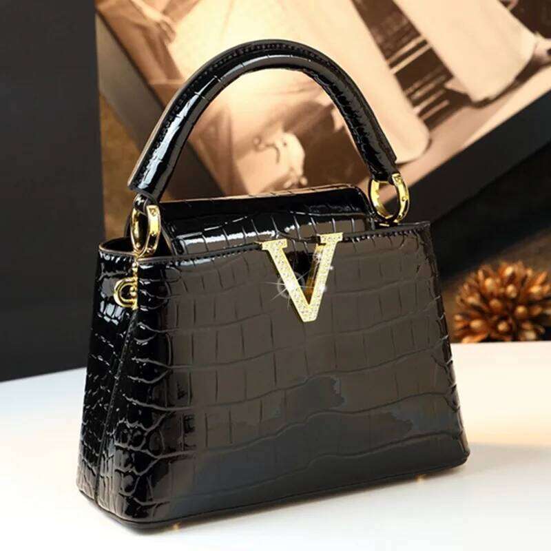 2025 New Crocodile Pattern Leather Women Handbags Fashion Small Shoulder Messenger Bag Portable Crossbody Shell Bags