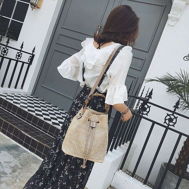 Spring Summer Straw Woven Small for Women 2025 New Trend Korean Version Versatile Crossbody Shoulder Fashion Handheld Drawstring Bucket Bag