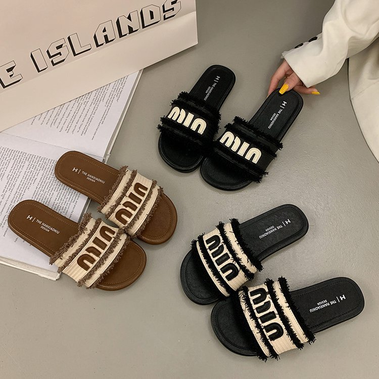 Free shipping designer Women's one-piece flip-flops 2025 Summer Fairy style flat outerwear beach toe-exposed cool flip-flops Fashionable Casual v
