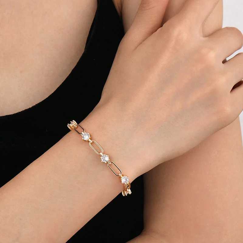 High Quality Moissanite Bracelet s925 Sterling Silver Plated 18k White Gold with Bracelets for Women Men Mothers Day Gift W250526