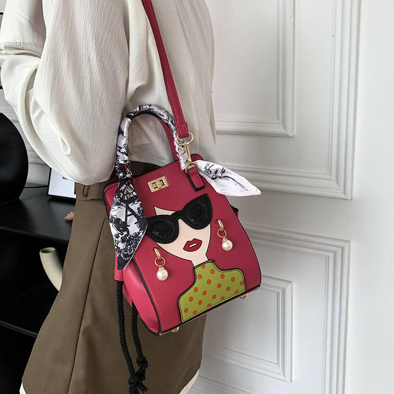 Top quality Brand High Quality New Trendy Handbag Women New Beauty Head Shoulder Crossbody Bag Internet Celebrity Bucket Bag New Free Delivery Designe