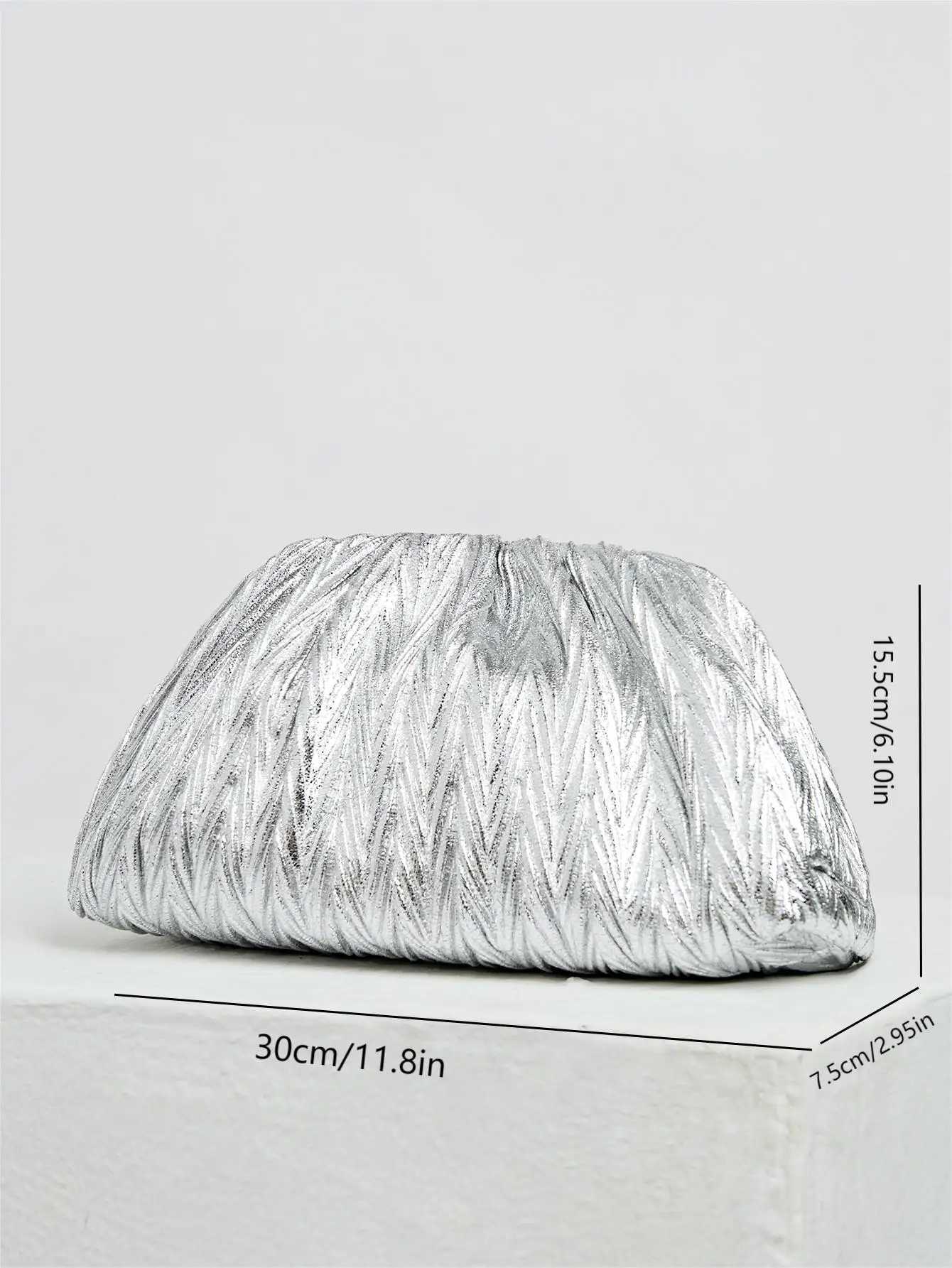 Elegant silver pleated handbag large capacity luxury portable banquet bag for easy carrying perfect choice for parties dates W250527