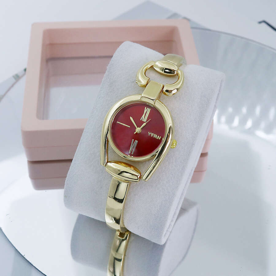 Watches Men Designer Button New Women S Bracelet Casual Fashion Quartz Watch Luxury Watch Lady Decoration Watch Bring A Box