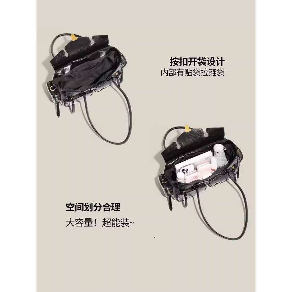 Women s Sweet Cool Style Motorcycle High end Large Capacity Commuter Shoulder Underarm Crossbody Bag