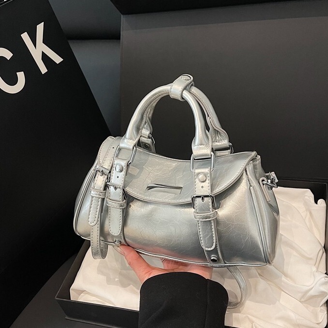 Top quality brand, high-quality new item, free delivery designer bag, 2025 popular shoulder bag, commuter jumpsuit, new item, free delivery design bag