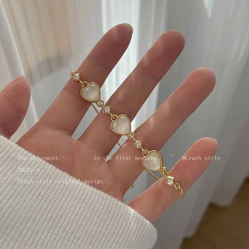 Y2K Zircon Ins Bracelets for Women Korean Fashion Sweet Girls Sparkling Hollow Heart Delicate Chain Bracelet Party Jewelry Gifts W250526