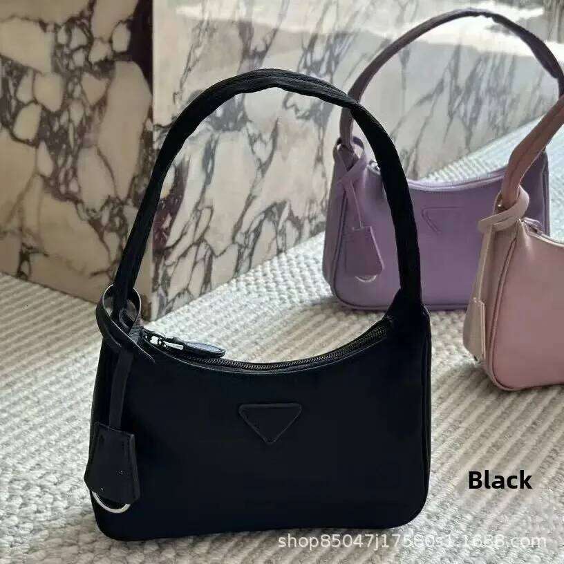P-Home Vintage Nylon Hobo Underarm French Bread Bag Single Shoulder Soft Women's Handbag Bean Style from China