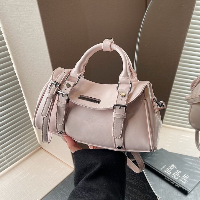 Top quality brand, high-quality new item, free delivery designer bag, 2025 popular shoulder bag, commuter jumpsuit, new item, free delivery design bag