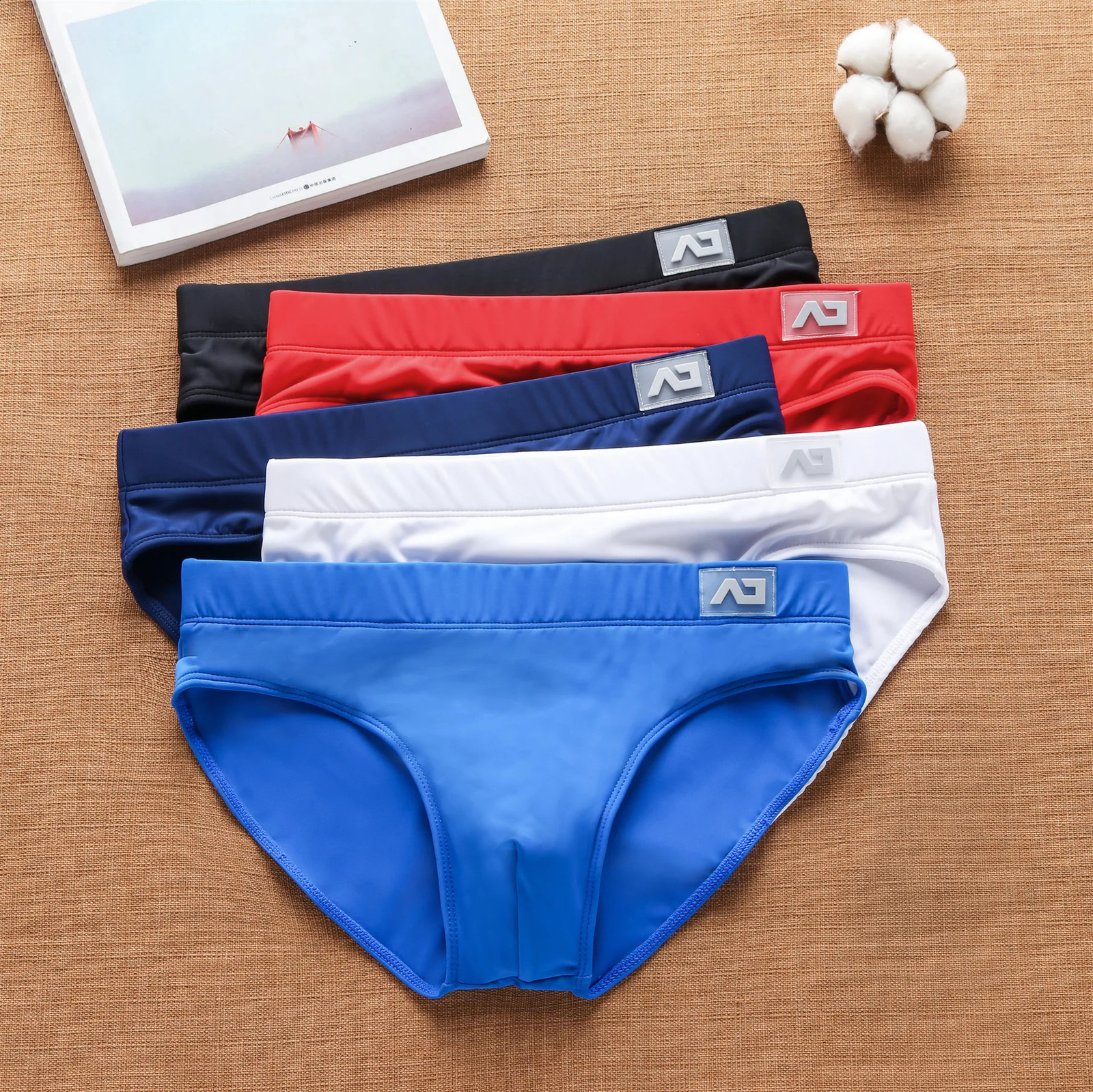 Addicted Mens Swimming Trunks Underwear Sexy Comfortable Fashion Briefs Tight Stretch Simple Beach Pants Underpants Male Z260313