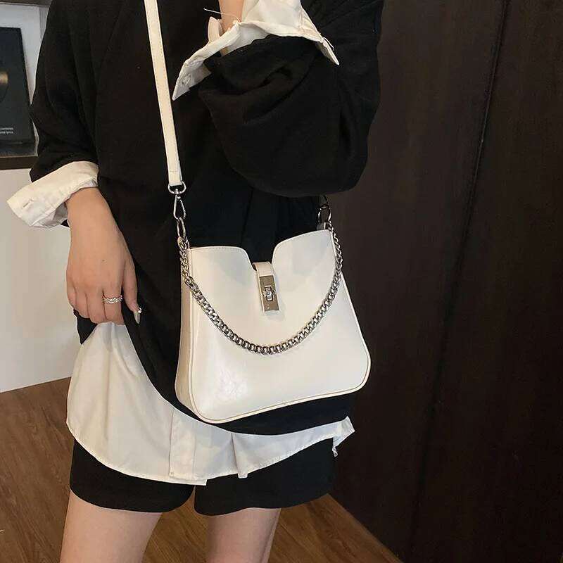 2025 Latest Chic Chain Armpit for Women Fashionable Commuting Bucket | All-match Minimalist Shoulder & Crossbody Bag