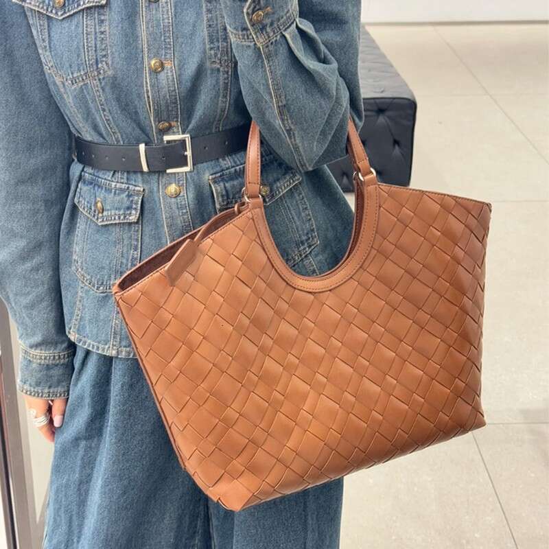 Tote for Women New Woven Niche Fashion High end Handbag Underarm Bag