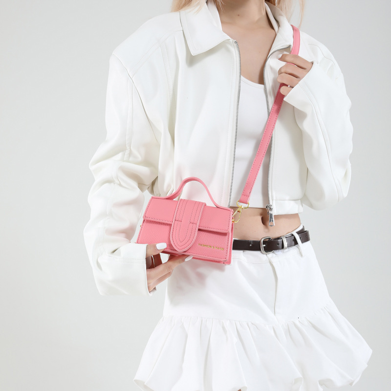 Top brand high-quality new free designer bag 2025 new texture handbag fashionable shoulder width bag trendy new free designer bag