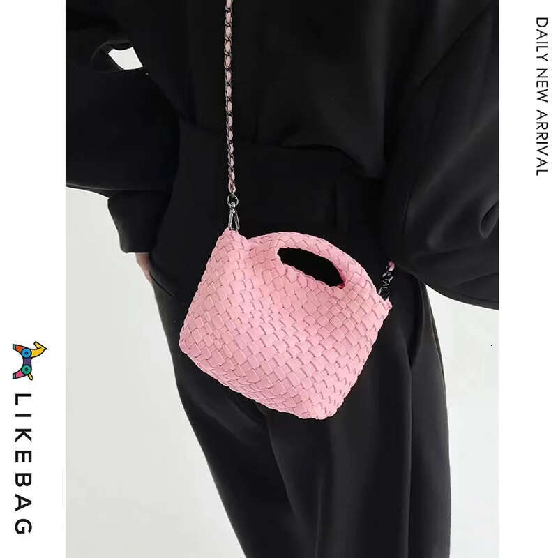 Handheld Woven Basket for Women New Trend This Year Niche Single Shoulder Crossbody Chain Mini Tote Bag