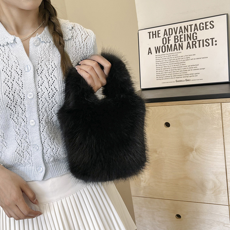 Top quality Brand High Quality New Style Style Autumn Winter 2025 New Plush Handbag Fox Fur Bag Versatile Fashionable Cross-border New Free Delivery D